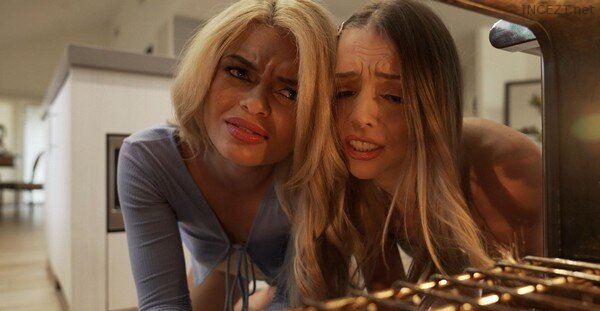 Destiny Cruz & Lily Larimar – My Sis And Her Friend Are Stuck HD [Untouched 1080p]